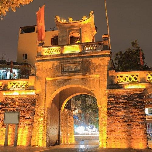 Hanoi Red Light District: What Travelers Should Know About the Old Quarter