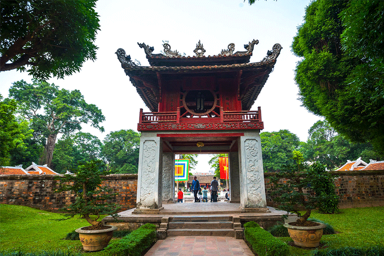 Temple of Literature: Discover & Learn the History of Quoc Tu Giam