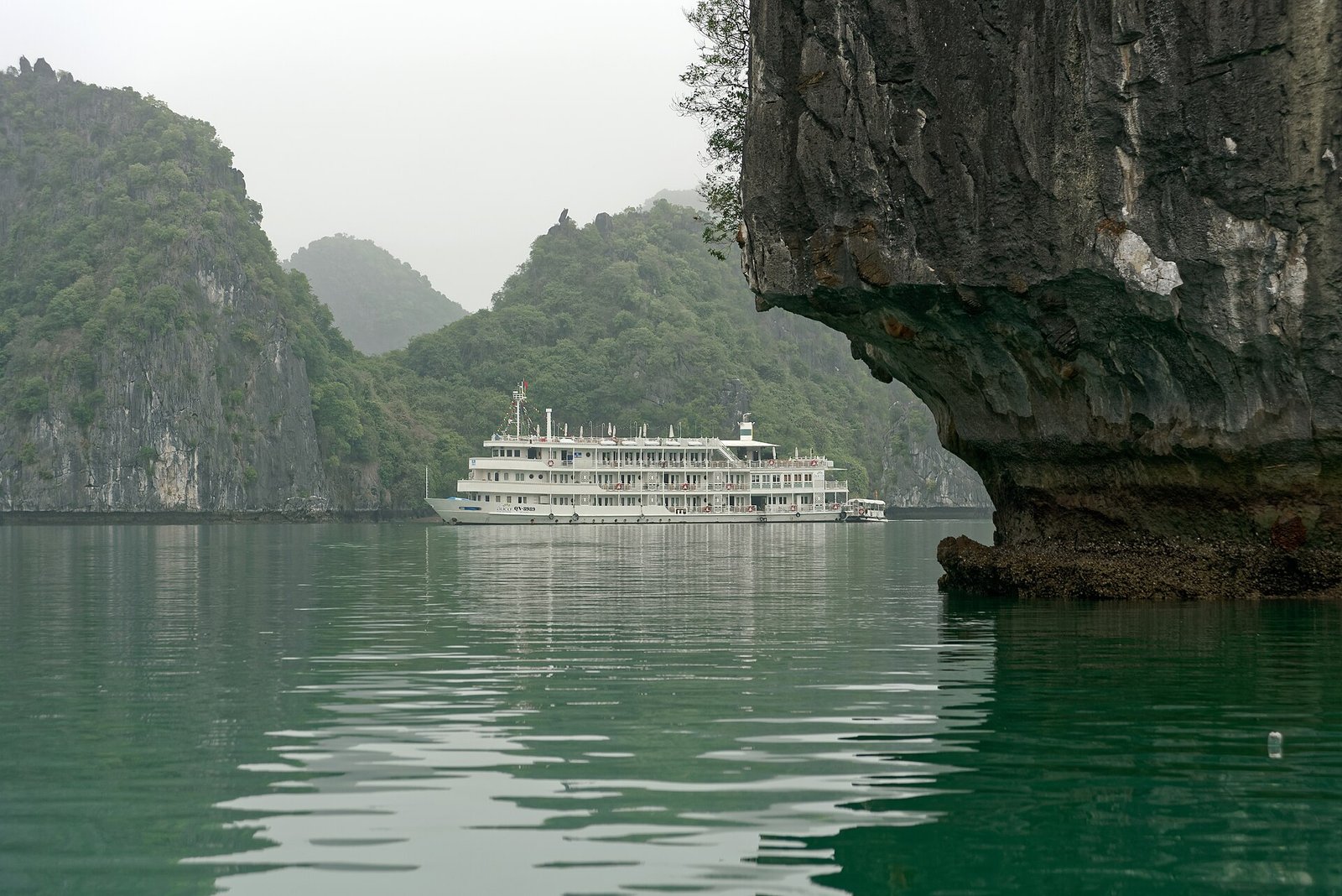 Lan Ha Bay Day Cruise from Hanoi (Serenity Explorer)