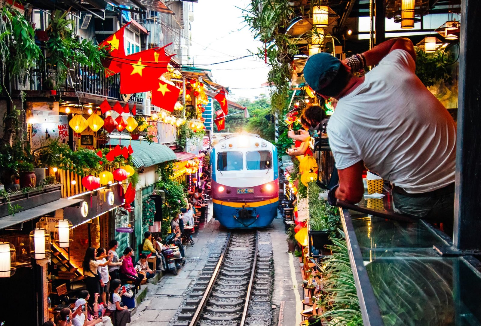 Hanoi Cyclo and Water Puppet Show with Dinner