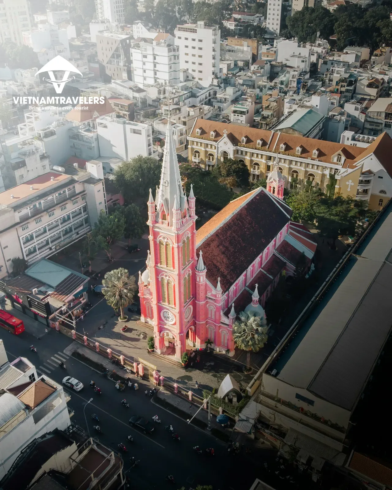 Amazing Ho Chi Minh City Tour Half Day by Jeep Car - Half Day