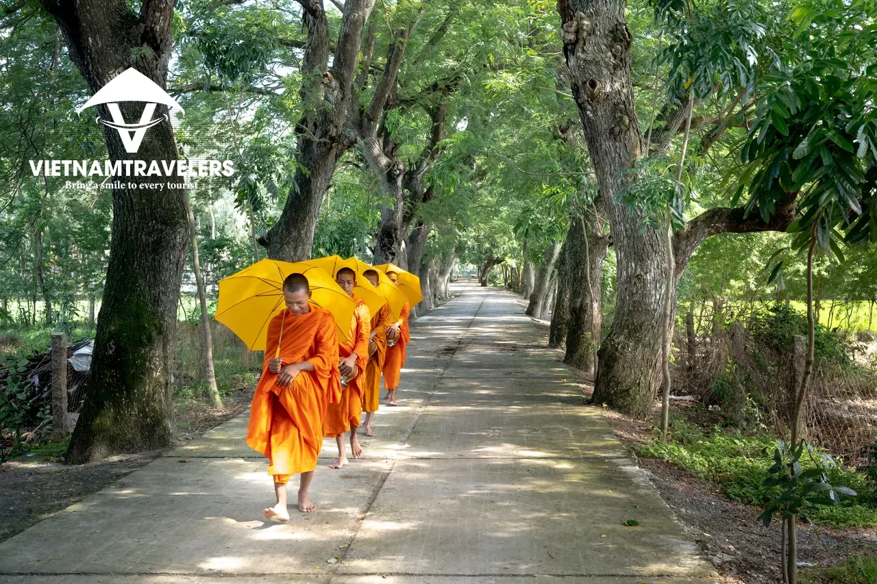 Vang Vieng Trekking and Kayaking Full day