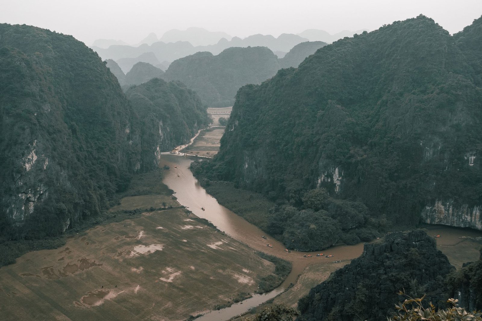 North Vietnam Tour 6 Days: Da Bac – Mai Chau – Pu Luong – Ninh Binh
