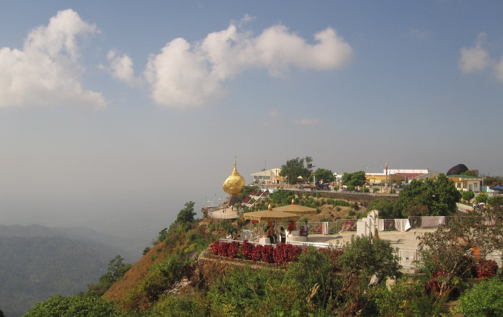 Yangon Heritage Walk & Dala Trishaw Ride half day