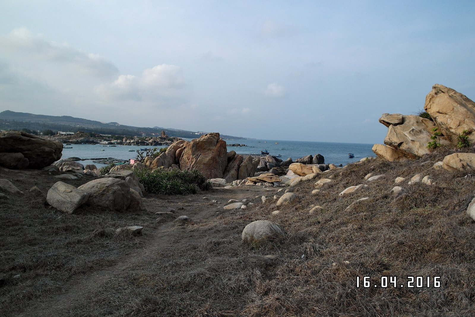 Bau Truc Pottery Village & Po Klong Garai Cham Towers Tour