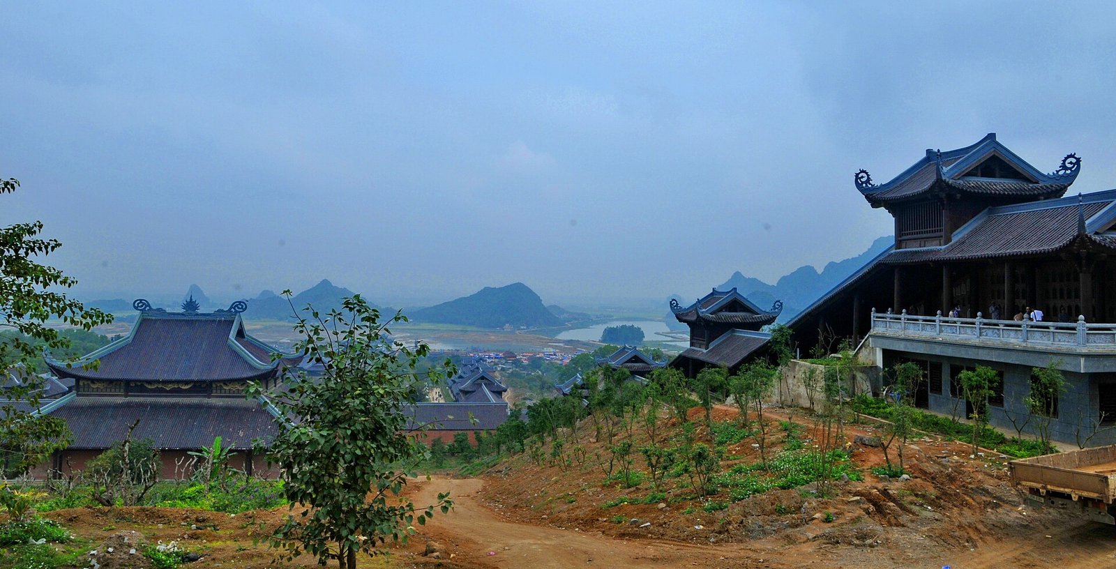 Ninh Binh Private Tour 1 Day - Hoa Lu, Tam Coc, Mua Cave & Bich Dong (from Hanoi)