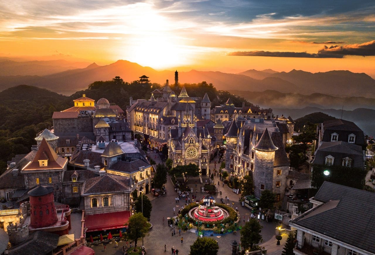Golden Bridge & Ba Na Hills from Da Nang, Small Group Tour with Lunch