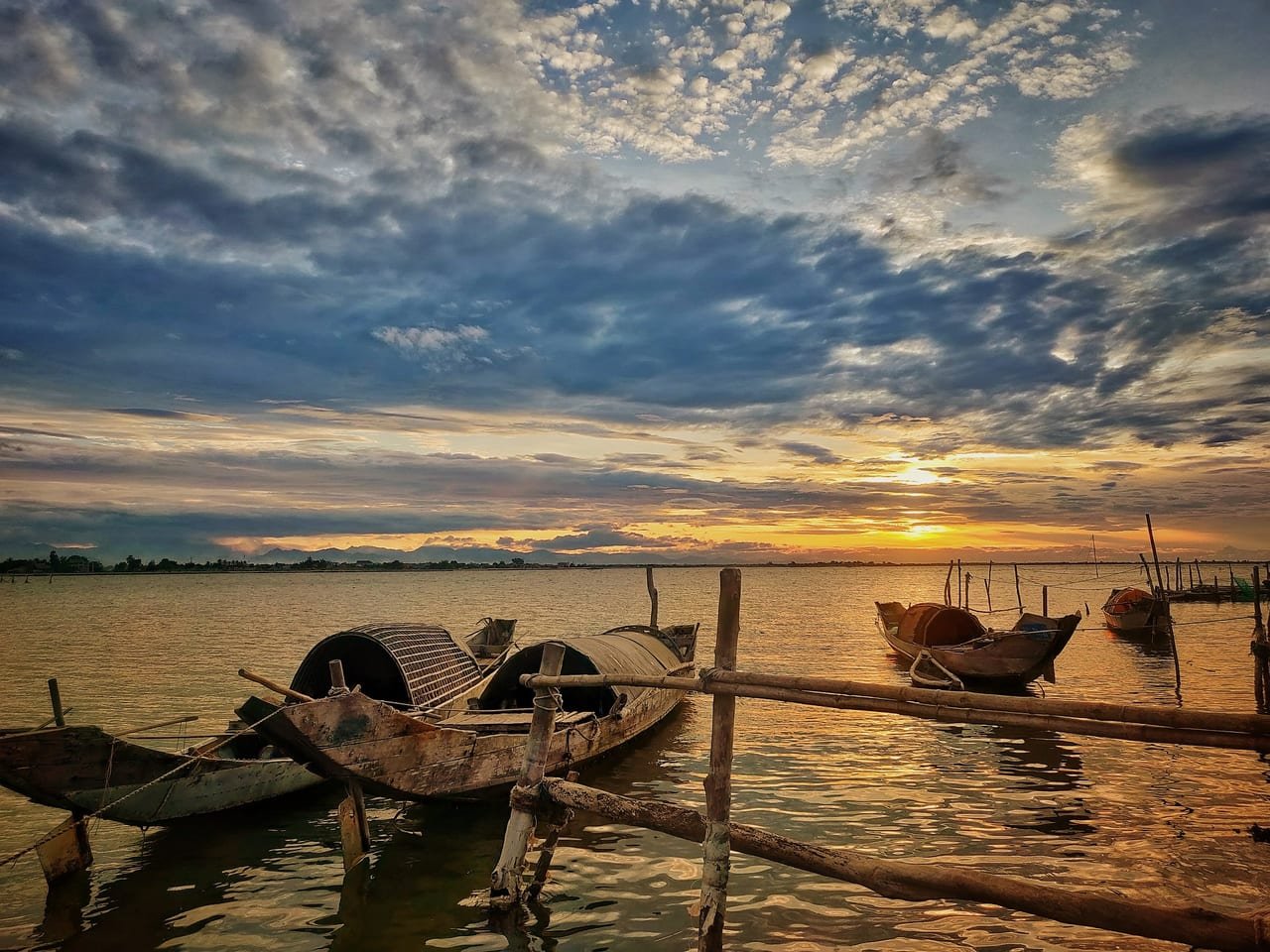 Dragon Boat on the Perfume River - Private Tour