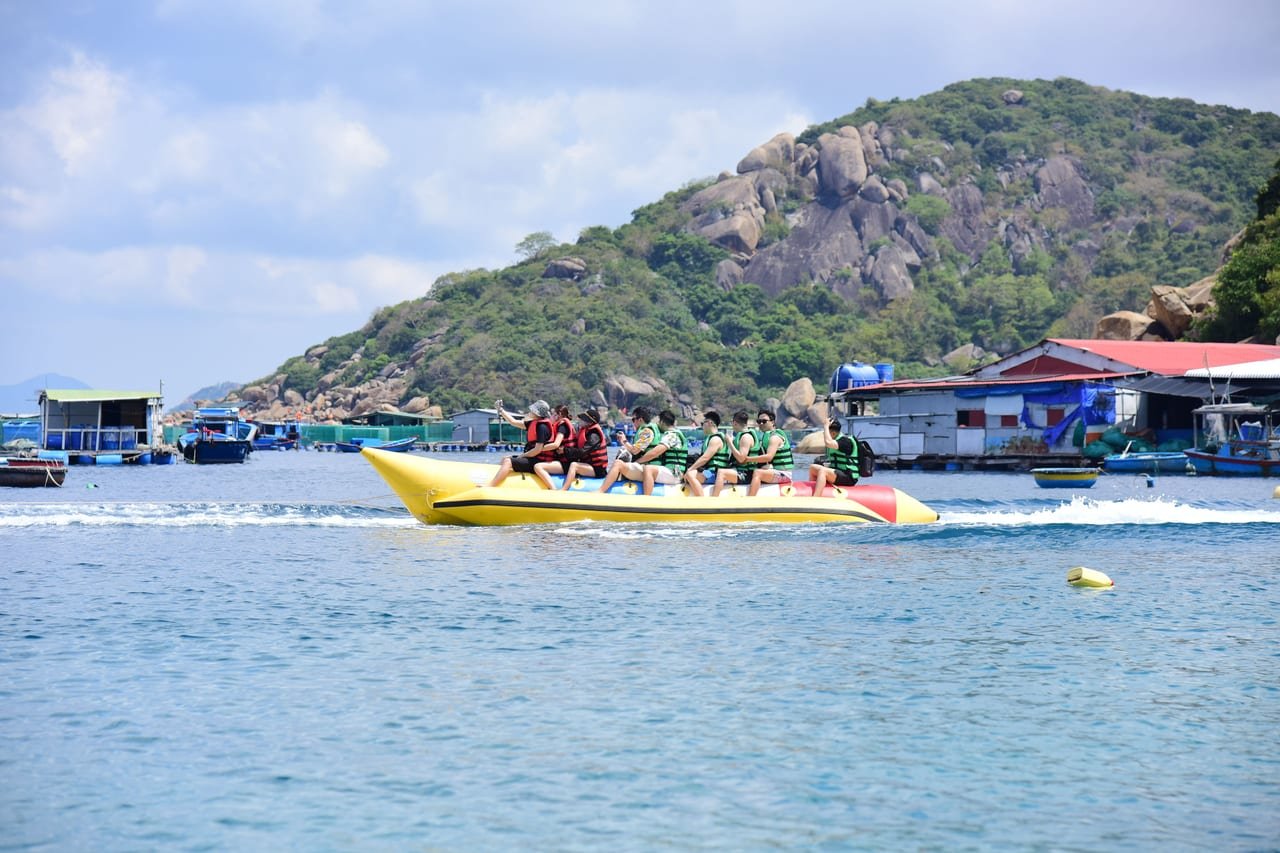 Day Cruise Exploring Nha Trang Bay Tour