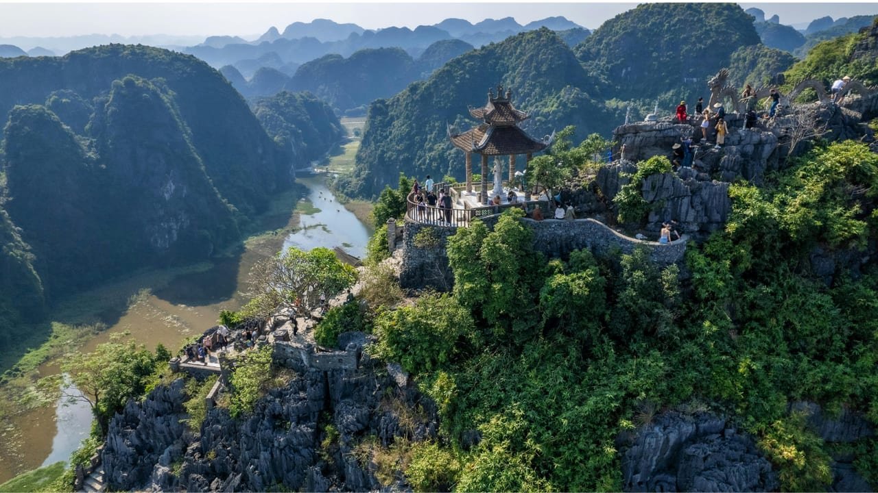 Hoa Lu, Trang An & Mua Cave - Ninh Binh Tour 1 Day