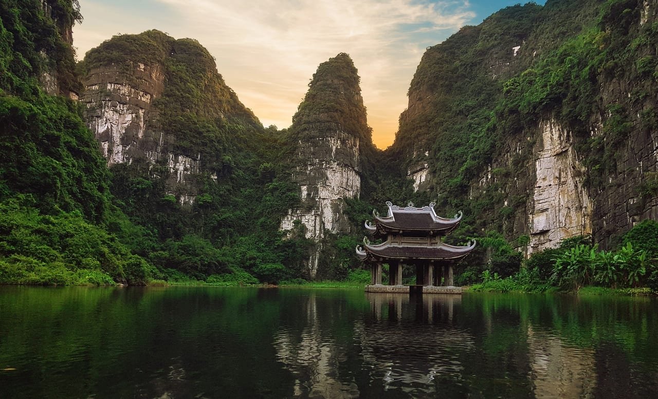 Hoa Lu & Tam Coc - Ninh Binh Tour 1 Day