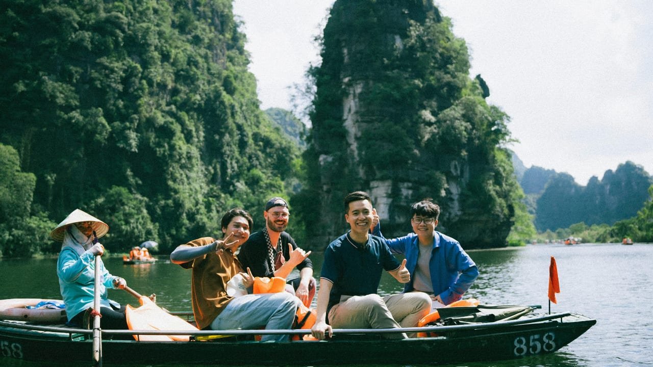 Hoa Lu, Tam Coc & Mua Cave - Ninh Binh Tour 1 Day