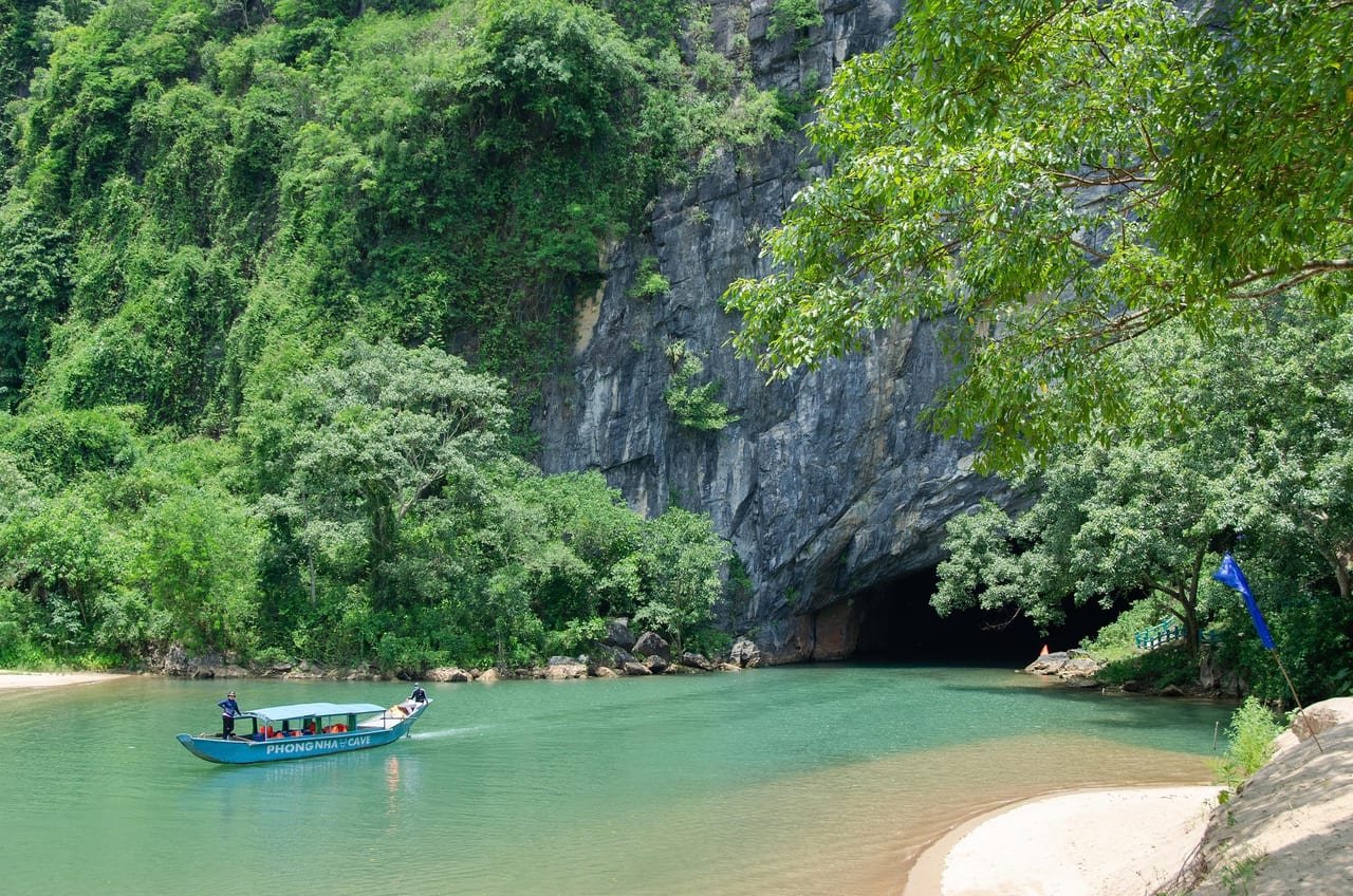 Tu Lan Cave Encounter (2 Days 1 Night)