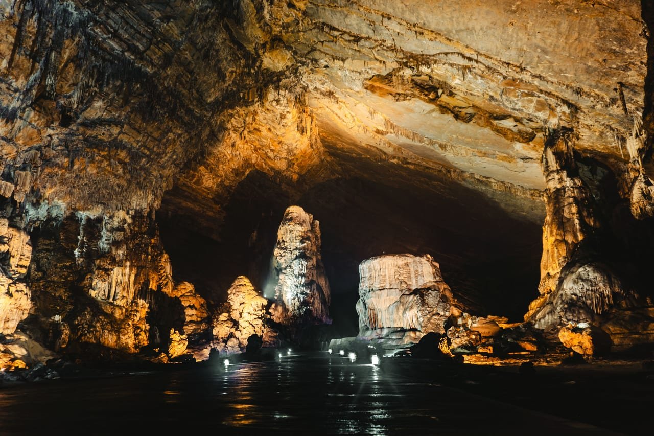 Hang Va Expedition Tour (2 Days 1 Night)