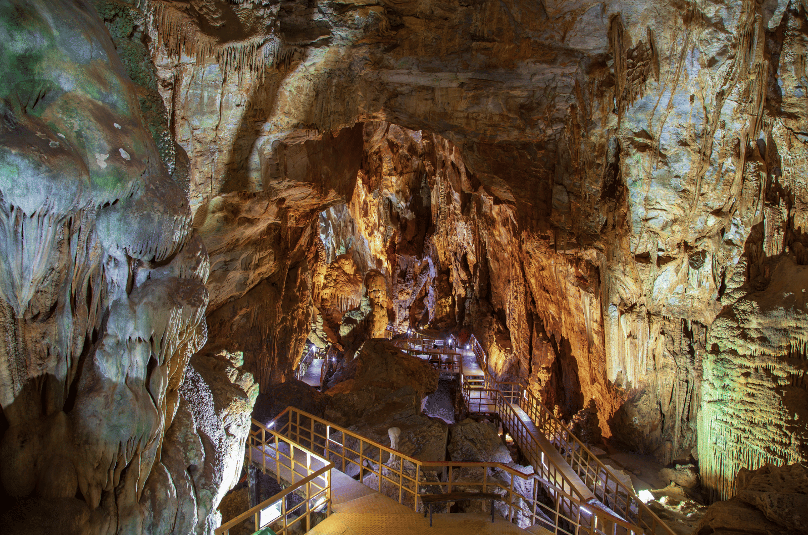 Trekking Lom Burr Peak - Dalat Trekking