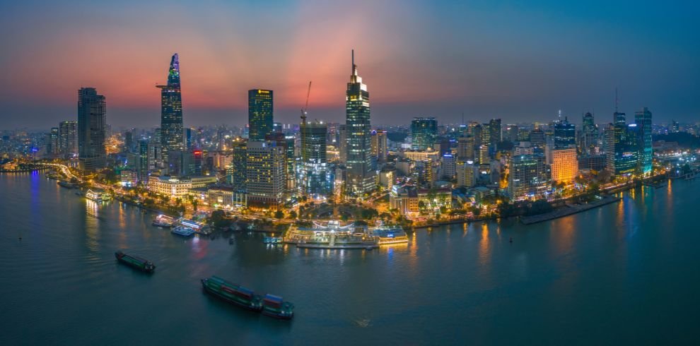 Amazing Ho Chi Minh City Tour Half Day by Jeep Car - Half Day