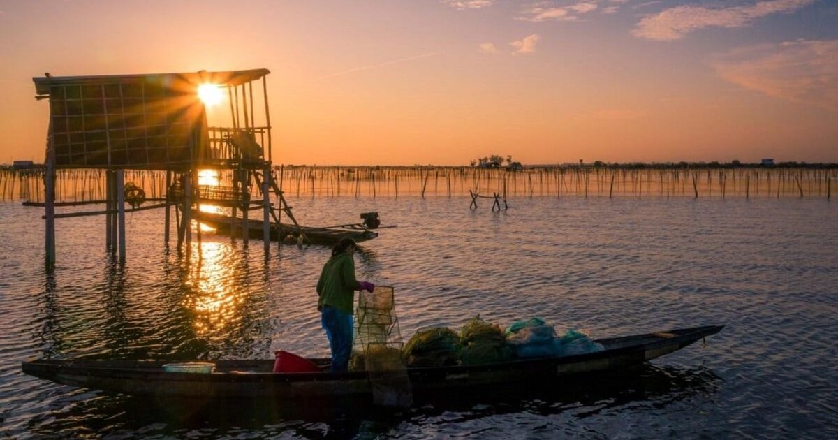 Chuon Lagoon biking & boat trip - Half Day