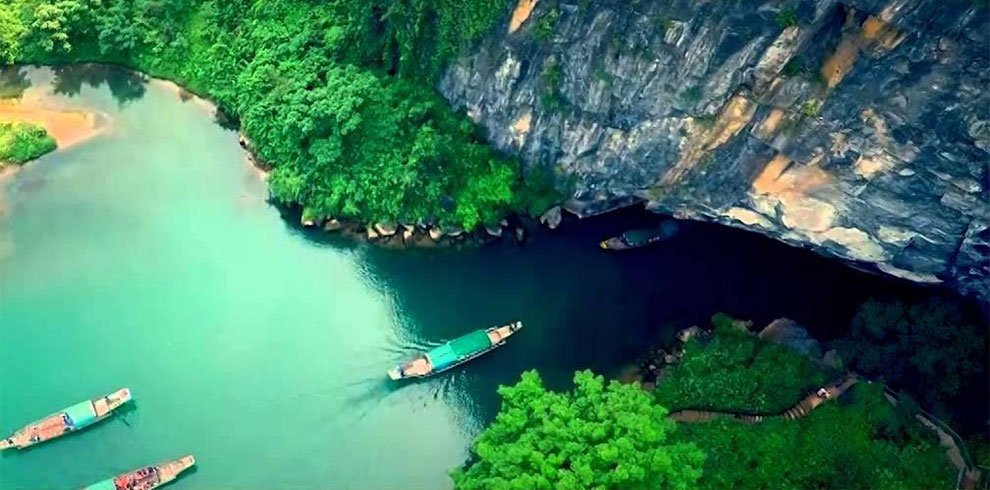 Discover Phong Nha and The Historical Remains DMZ (Quang Binh - Hue) - 02 Days