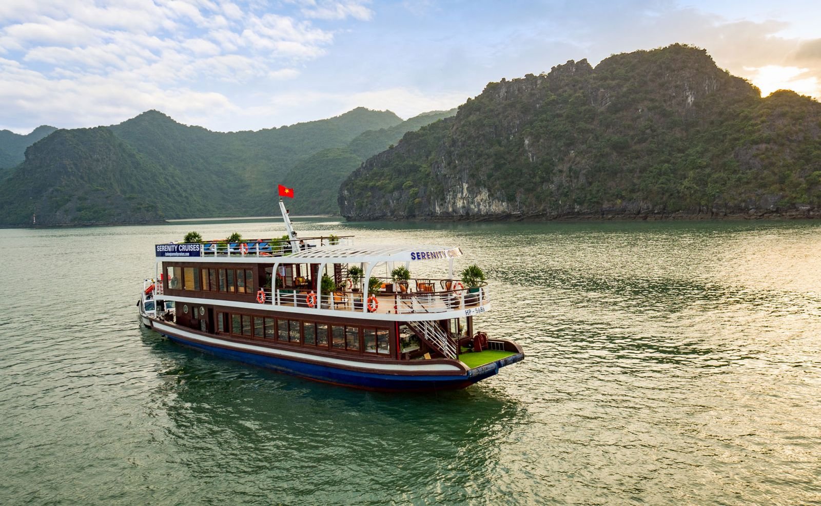 Halong Bay day tour from Hanoi by Cruises