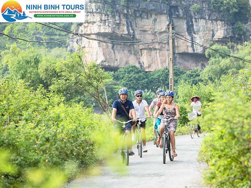 Ninh Binh Group Tour 1 Day - Hoa Lu, Trang An, Mua Cave & Bich Dong (from Hanoi)