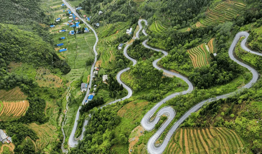 The winding road leads to Ha Giang