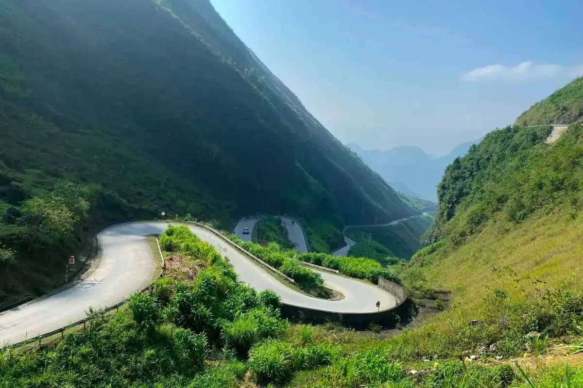 Hairpin bends on Tham Ma Pass in Dong Van Ha Giang