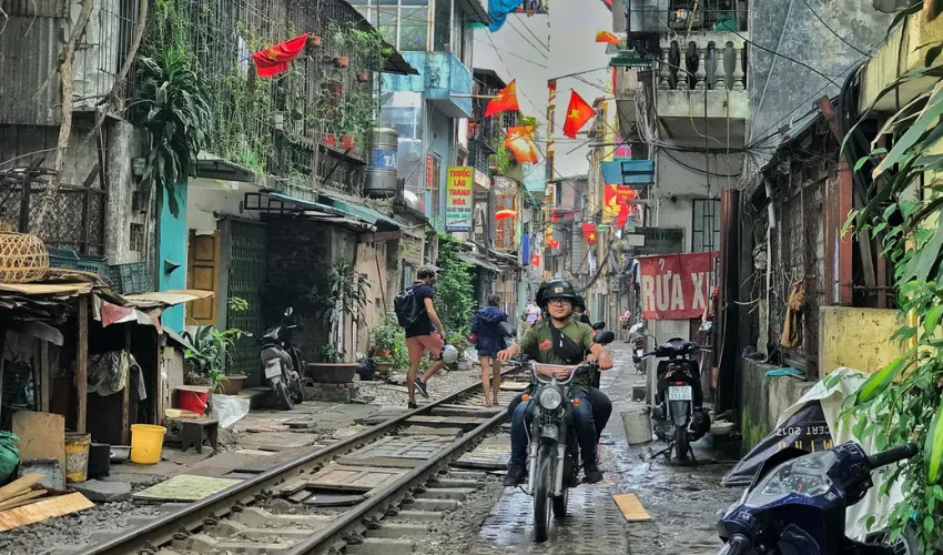 The tour takes visitors on a journey to explore every nook and cranny of the old town