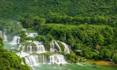 From Hanoi: Easy Rider 3-Day Motorbike Tour of Cao Bang Loop