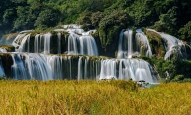 From Saigon to Hanoi: Discover Vietnam Culture and Beauties | Authentic Tour – 22 Days