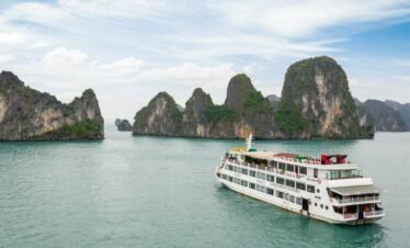 Orchid Classic Cruise 2-Day 1-Night: Luxury Journey Through Halong Bay and Lan Ha Bay