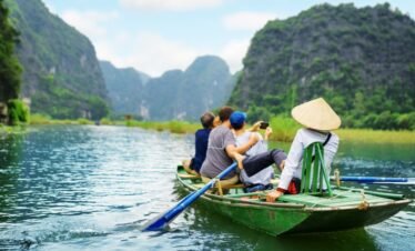 Ninh-Binh-Hoa-Lu-Trang-An-Hang-Mua