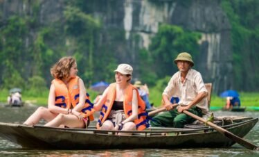 Ninh-Binh-Hoa-Lu-Trang-An-Hang-Mua