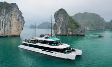 From Hanoi to Saigon: The Best Highlights of Vietnam | Classic Tour – 11 Days