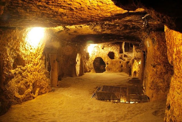 A day to Cu Chi tunnel