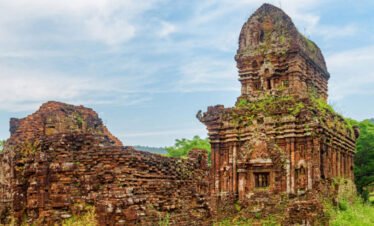 From Hanoi to Saigon: Grand Vietnam Adventure | Authentic Tour – 21 Days