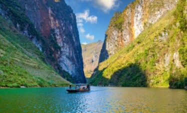 HA GIANG LOOP – BAN GIOC WATERFALL TOUR 05 DAYS 04 NIGHTS